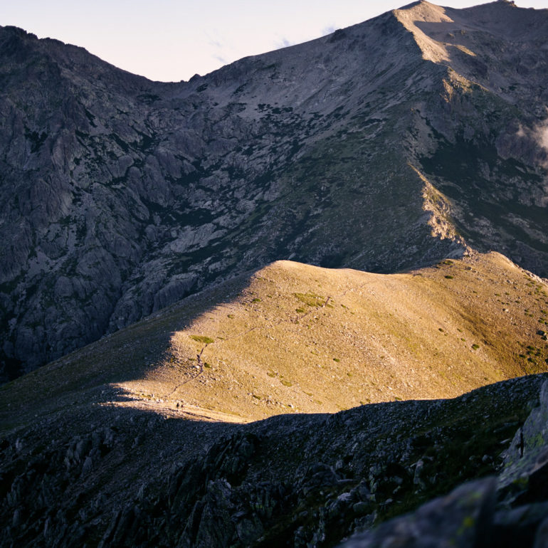 cretes-montagne-gr20-chemin