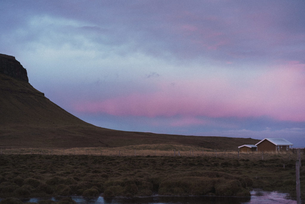 maison-snæfellsnes-péninsule-montagne-paysage-islande-