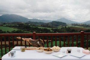jambon-pays-basque-mariage-cocktail-buffet-atelier